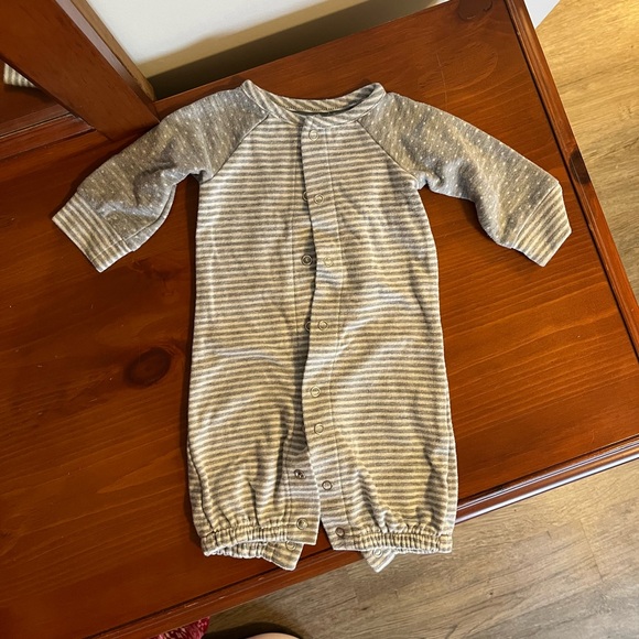 Newborn onesies - Picture 3 of 4